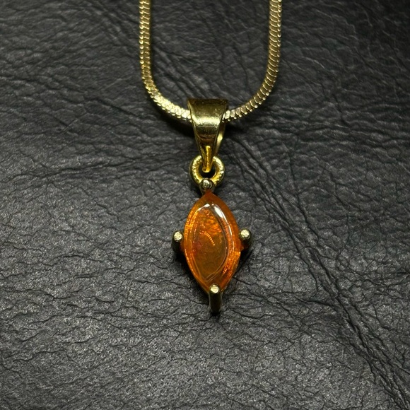 A Blaze Mexican Fire Opal Marquise Cut 18k Gold 4-Prong Necklace - Picture 5 of 5